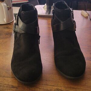 Indigo Rd Black Ankle Booties with leather straps and buckles - Size 7